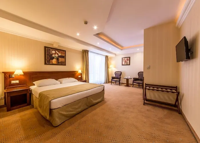 Upgraded King Suite
